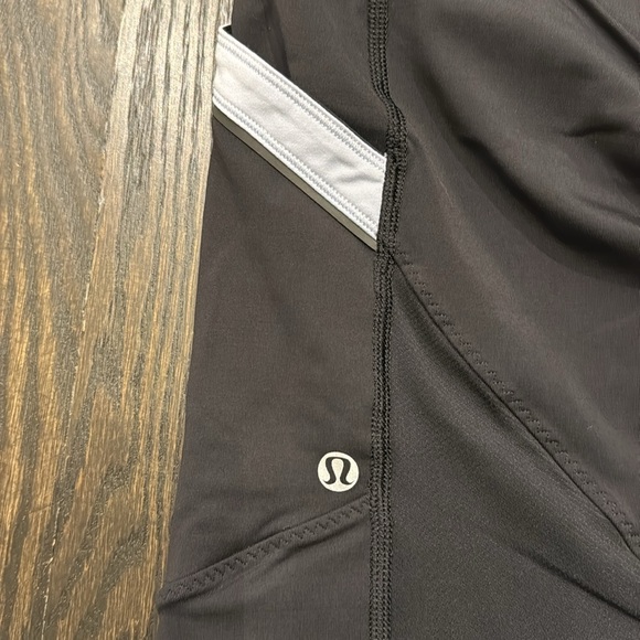 Lulu lemon cropped pant with pockets - size 10 - Picture 3 of 4